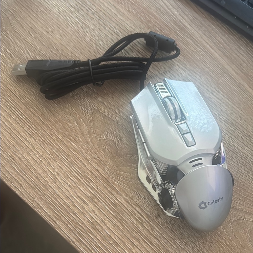Cefesfy Wired Gaming Mouse - Silver New